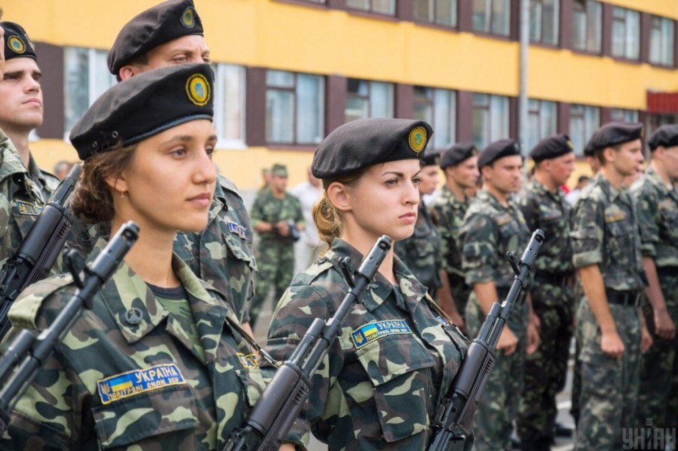 Лише добровільно: У Міноборони спростували новий фейк щодо військового обліку жінок в Україні