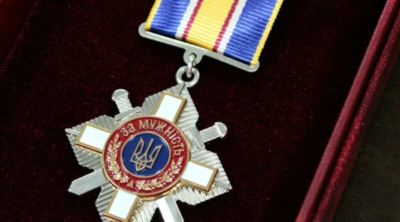 ПОДВИГ, ВІДЗНАЧЕНИЙ ДЕРЖАВОЮ: РІДНИМ ПОЛЕГЛИХ ГЕРОЇВ ВРУЧИЛИ ДЕРЖАВНІ НАГОРОДИ